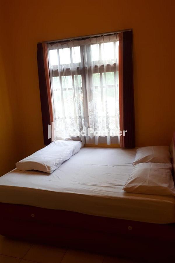 Bromo Indah Lestari Homestay Mitra Reddoorz Pasuruan Exterior photo